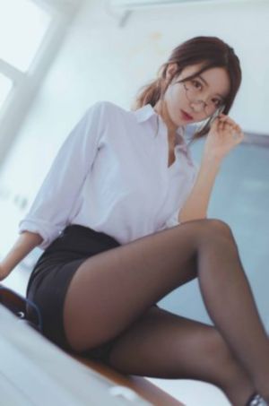 重磅福利国模于子涵与摄影师